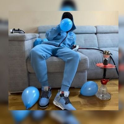 WizkhalifaTour3's profile picture. Dans la vie il ne fait pas être parfait il faut être vrai Si le parler vaut une pièce d'or le silence en vaut deux the real warrior never opens his heart yo