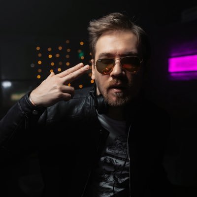 myhousemaker's profile picture. Something about the Vibe