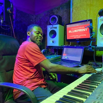 Music producer,Mix Engineer,Dj,singer and a song writer.. call/WhatsApp +2347039127099 for Booking..