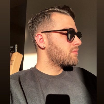 batuhannadi's profile picture. Çiçek gibi narin, bıçak gibi keskin