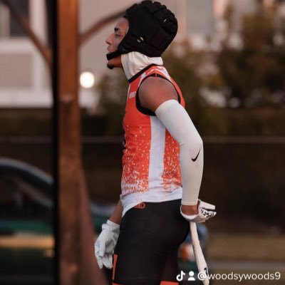 6’2 205 lb / Back 7/ southern western college/ former NAU safety/ 3 years of eligibility
