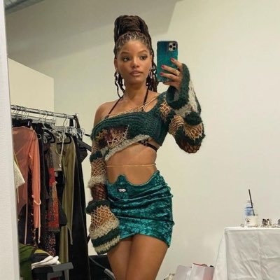 tkaazyon's profile picture. fan account | she/her | black