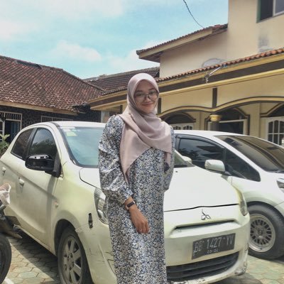 LahlahIni's profile picture. bantuin mikir