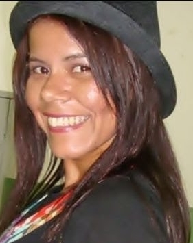 O sorriso é a forma de expressão mais magnífica que existe, pois alegra quem sorri e encanta quem o recebe!