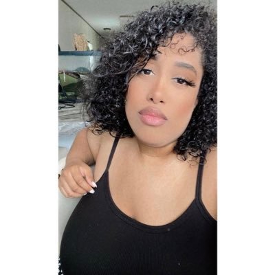 _nerdy_swaggs_'s profile picture. 🇵🇷 Writer 🖊