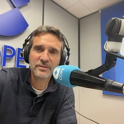 Director Informativos @copevalencia y Comunidad Valenciana 93.4, 92.0 FM y 1296 AM Columnista en @ABC_CValenciana colaboro en @apunt_media y @TRECETV