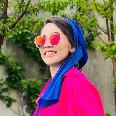 🌱 Bachelor of Economics and Business Administration👩🏻🎓| Graphic design/Motion graphic student @CodeToInspir | #AfghanGirlsDesign Instagram:@kamellia_ahd23