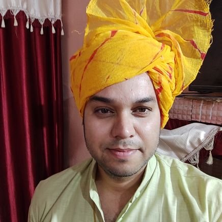 thedevgahlot's profile picture. Happy