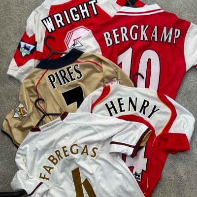 Football shirt account of @itscolinblack I collect nostalgia - Arsenal, Italia 90, USA 94, 90s Serie A and sexy 80s trefoils 🇮🇪