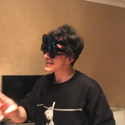 Liberouf's profile picture. سوارِ دل و پیاده‌یِ تن.