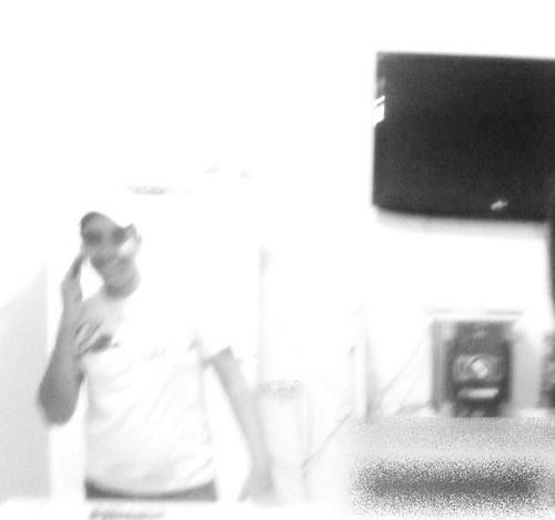 lucas_medeirooz's profile picture. Do que adianta me descrever se você vai acreditar no que os outros falam de mim ( Bob-Marley )   :D