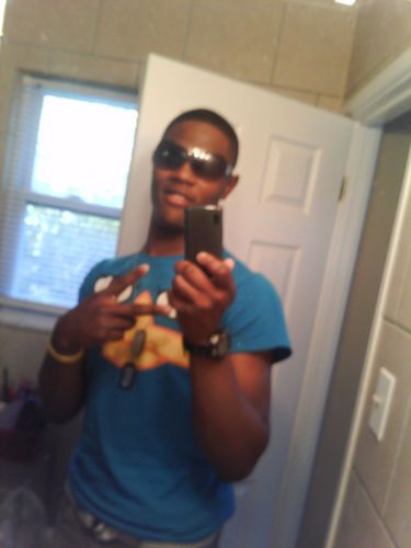 im 19 years old my birthday is august 18. i graduated in 2010 and am now currently in the united states army.