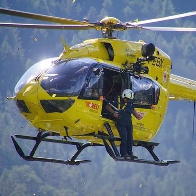 RtNixons's profile picture. Hecho de negro