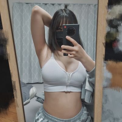 usakuma_Video's profile picture. 大きいむちむちお尻の動画保管🍑
動画を置くところなので基本リプとかは返せませんのでご了承くださいっ…！！！
メインアカウントはフォロー欄から↓↓
It's video account so I can't reply . My main account is in my follow section↓↓