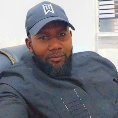 Human, lover, Christian, poet.
U need not choose evil, but only fail to choose good, and drift fast enough towards evil +2348026994917 | snapchat :joeysleeky04