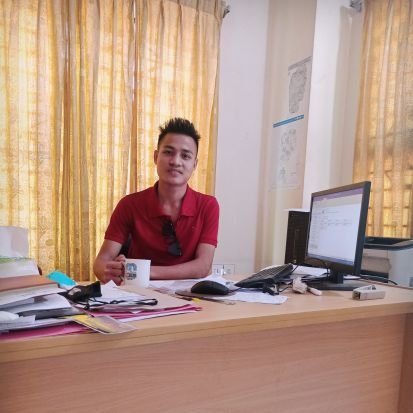 ThowaiSing64561's profile picture. He was born poor, so he understands very well what suffering is, then whatever lack comes in his life, I am keeping my character right, I am trying, I am leavin