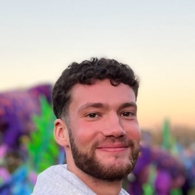 Nathanazzo's profile picture. Chargé de Marketing / Mes tweets n’engagent que moi