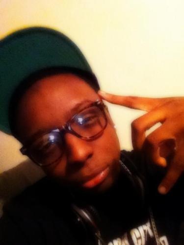 RileyMiller27's profile picture. 