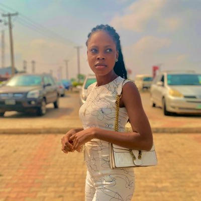 SymplyKemi_'s profile picture. 💚Helped 200+ perfume lovers smell good on a budget via my recommendations and perfume combos with over 90% positive reviews ||💚Nationwide 🚛 || 💚Shop here👇