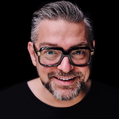 With love and data | Businesspunk Top 100 | AI Empowerment | Chief Exponential Officer