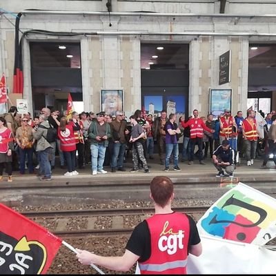 Militant au PCF et à la CGT Educ'action.
@zaal12.bsky.social
🔬🔭/🥊/🚴/🎣