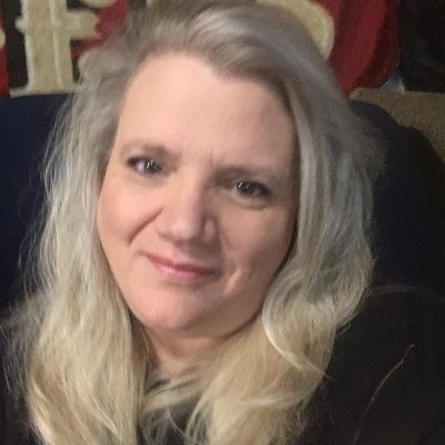 Mother of two. Wife to one. I love the New York Yankees and South Carolina Gamecocks! I love the beach and I enjoy traveling! Twitch name: Dragonfairy42