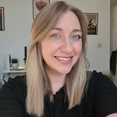 Senior Regional Fundraising Manager @alzheimerssoc | Own views (mostly) | she/her