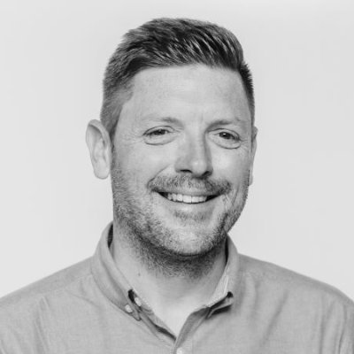 He/him, husband to @DavidEllisLeeds, dad to 2 lunatics, COO @LeedsCommFound, CEO @GivtoUK & @better_giving, and hobby musician AKA @xanderlymusic🌈