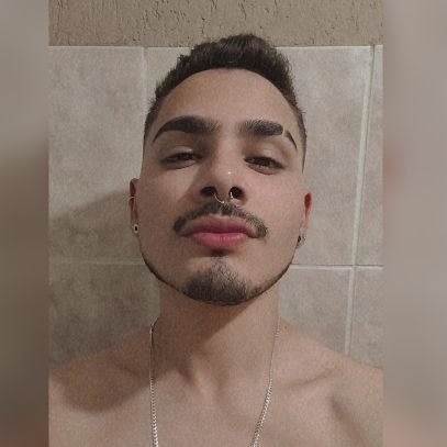 tenho cara de santa mas de santa eu não sou nada, eu sou bem o satanás