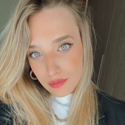 al3x_sandra__'s profile picture. It’s me. Hi. I’m the problem, it’s me.