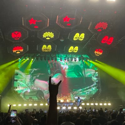 aravanal's profile picture. un wn más... padre de hermos@s hij@s, afortunado laboral y dueño de mi futuro.