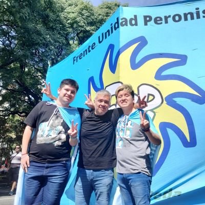 Abogado Peronista 52años Mí compañera @adrianadelcar Papá de Thiago y Thobias El Cele y Los Redondos
Conducción @FUPeronistaOk  @FrenteRenovador @unionxlapatria