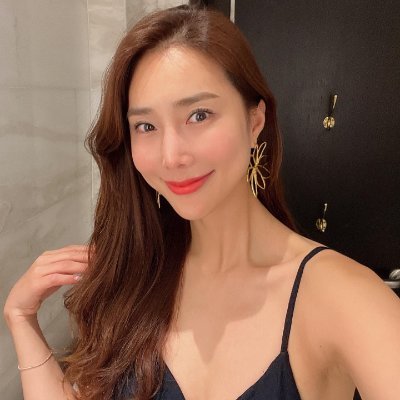 phia_lazara's profile picture. Like food, travel, outdoor, swimming, yoga, golf, and most importantly, like to meet new people 🇰🇷