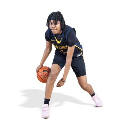 Twin_Mia2024's profile picture. 📚🏀Faith Family Academy Oak CLiff 📓3.8 GPA🎓C/O 2024 🏀Combo Guard 👯‍♀️Twin to @Twin_Mya2024 #NEVERNOTWORKING