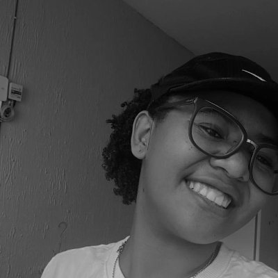 Arquiteta 🏗️
Tudo que for visto aqui nesse perfil não é culpa minha, é culpa do meu eu lírico
que se foda, eu respiro poesia 🤌🏽✨