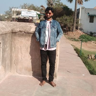 रेलवे एम्प्लोयी,राष्ट्रीयवादी विचार, पढ़ाकू इंसान, माता पिता का अभाव, एक बेहतर इंसान बनने की और उन्मुख, भारतीय होने पर गर्व 🇮🇳🇮🇳