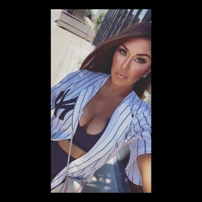 🇺🇸🇲🇽Insta: misslyss89 Yankee 👸🏽 living in a Royal world ⚾️💙👑 exhausted Paralegal ⚖️