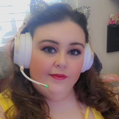 Just your friendly neighborhood Social Butterfly! Come check out my streams and enjoy whatever is on the menu! https://t.co/FGN8C3X3oB