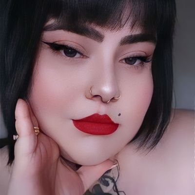 BRUXA 🔮
Body Piercing
Perfuradora e Modificadora Corporal