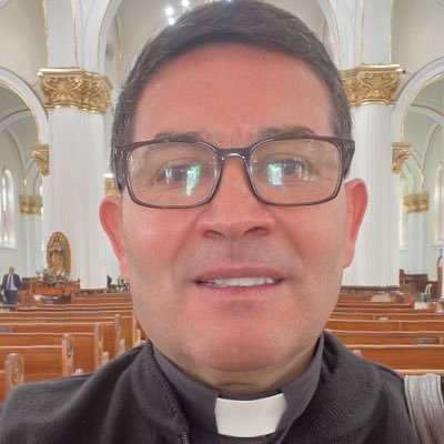 Sacerdote Católico, psicólogo, Pastoral Sacerdotal, párroco en Sagrada Familia, Tunja- Boyaca - ¡enamorado de mi Sacerdocio!