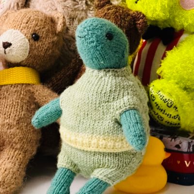 knittiere's profile picture. 흥하고 망한 뜨개기록 본체는 냥계 @cttrchrgng