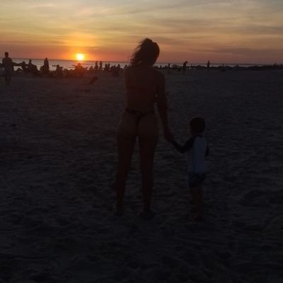 YaninaF7062931's profile picture. Mama del hombrecito de mi vida 
Christofer Emanuel 
Libriana ♎
21 Añitooos 
Siempre PicaPiedra  ♥️💚
Vivan Y Dejen Vivir 🤝