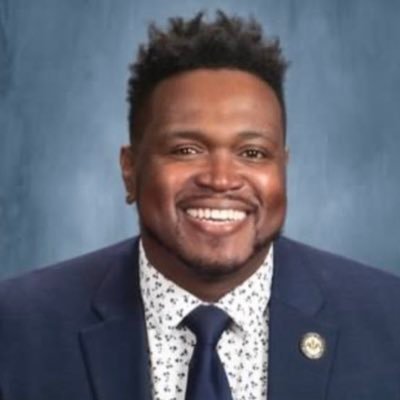 Offensive Coordinator at St. Louis University High School @SLUHfootball 🏈 | Missouri Class 6 StateChamp 2019
