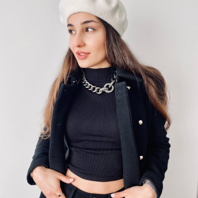 Costume Designer from France, currently working in Florida, trying to learn English