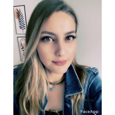 Bir “KİTAP” Biraz “KAHVE” “DENİZ”ve sonsuz “MAVi…💙🍂 🐾