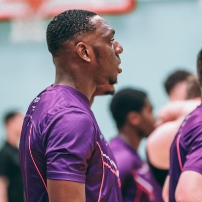 Loughborough Basketball

insta: d.oputa_00