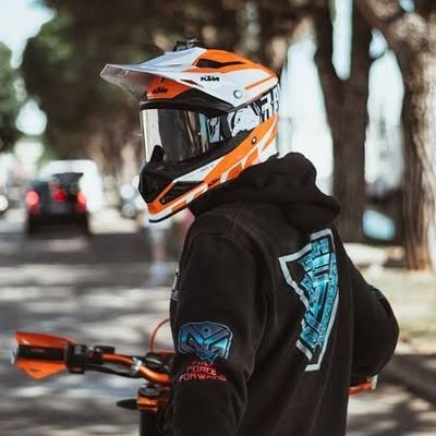 ° IF YOU CAN STILL HEAR THE FEARS, DROP A GEAR °