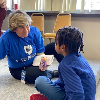 rweingartin's profile picture. Account that reposts @rweingarten since she locks them.  Reply as you will (parody).
Pronouns not/really.