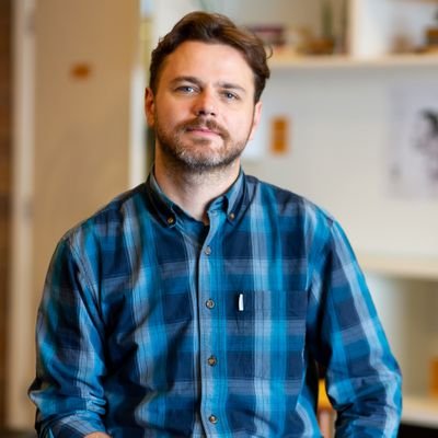 Expert em Google Ads, com habilidades avançadas em otimização de campanhas, análise de dados e acompanhamento de métricas de desempenho.