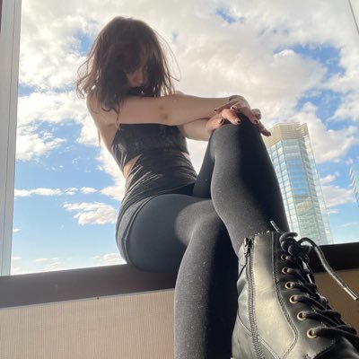 carislaurelin's profile picture. 